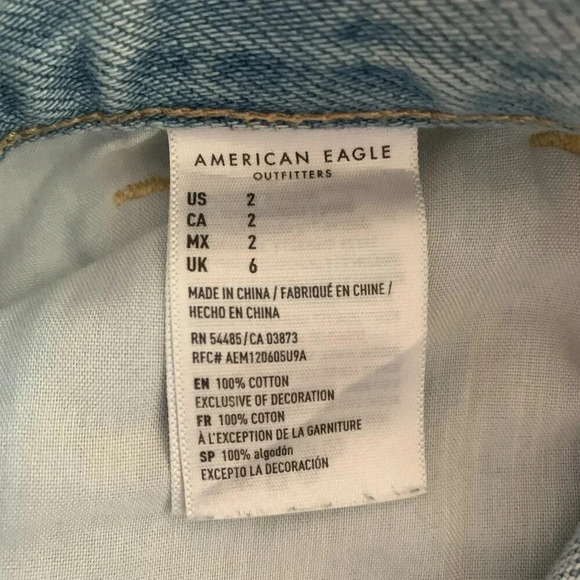 American Eagle Mom Cutoff Jean Shorts - Picture 4 of 4